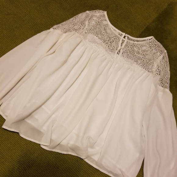 SOLD..Gorgeous GIANNI BINI Flowy Cream Blouse-L - Picture 2 of 6